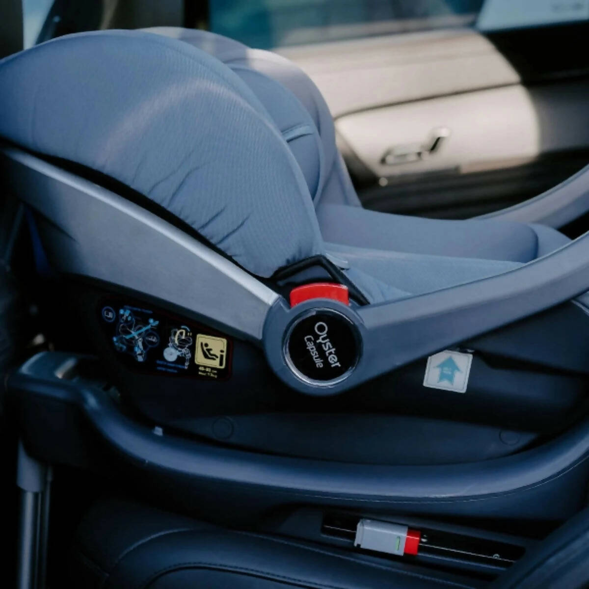 Oyster Capsule i-Size Infant Car Seat - Carbonite