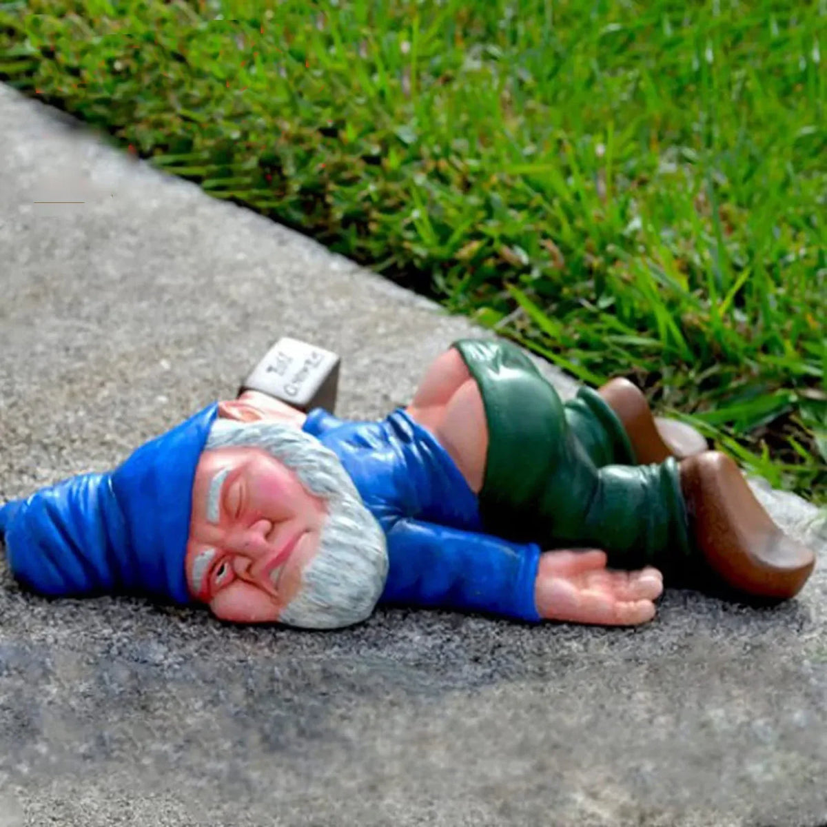 15cm Drunken Garden Gnome - Funny Statue for Indoor & Outdoor Home Decoration