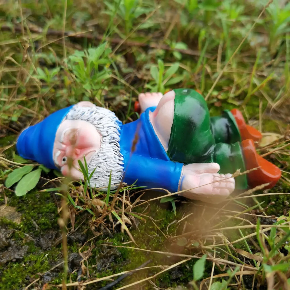 15cm Drunken Garden Gnome - Funny Statue for Indoor & Outdoor Home Decoration