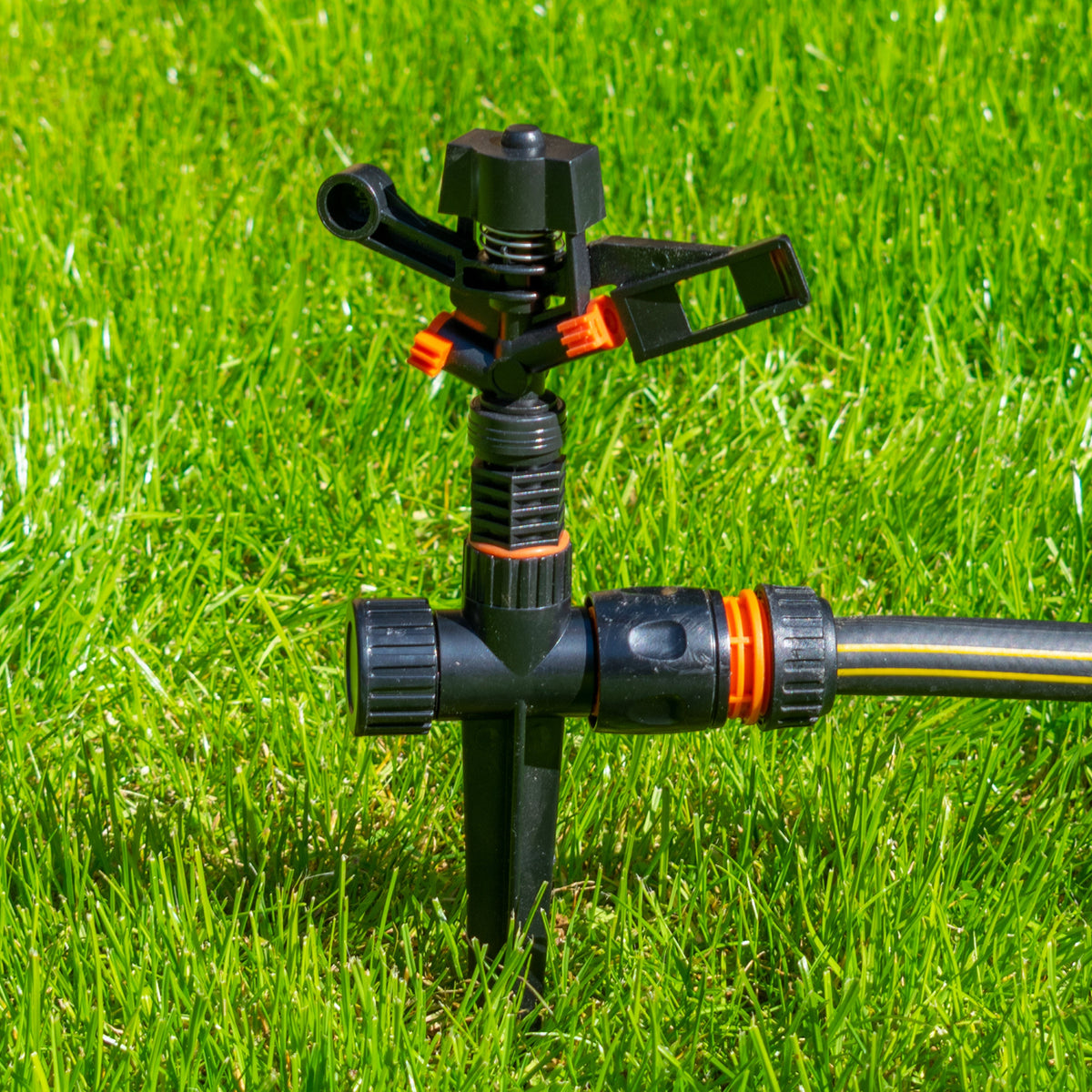 Pulsating Lawn Sprinkler on Spike - Eco Line