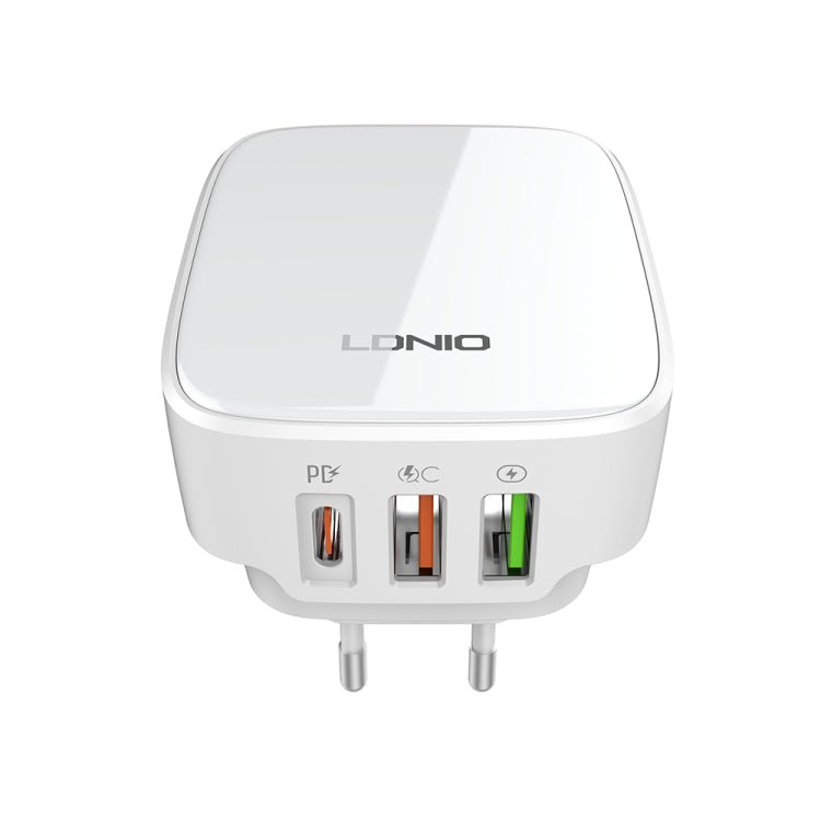 LDNIO Q334 32W Type-C + Dual USB Port Charger with 1m USB-C / Type-C to 8 Pin Data Cable, Plug Type:EU Plug(White)