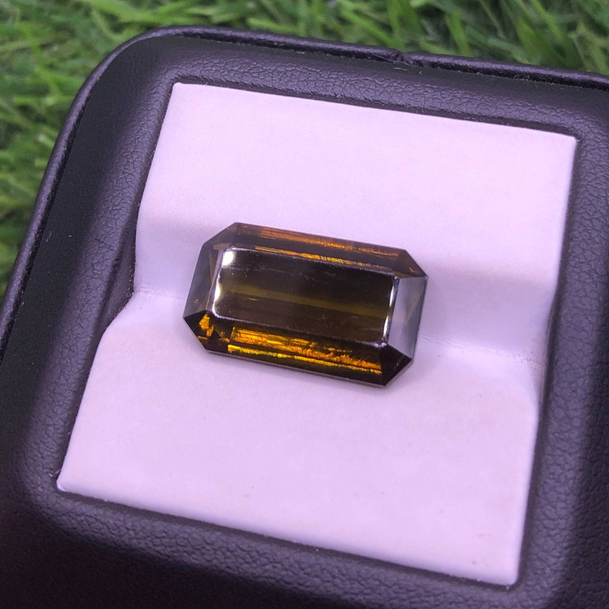 11.9ct Rare Epidote Gem- 11x18mm