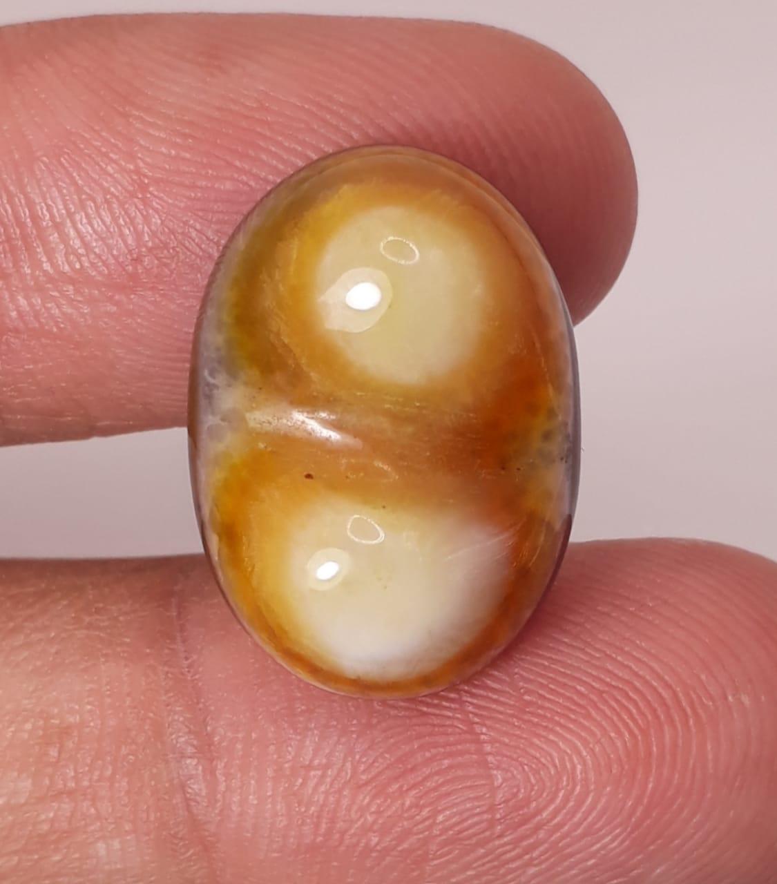 16.8ct Natural White Eye Agate For Sale - Aqeeq - Dimension 20x15x8mm