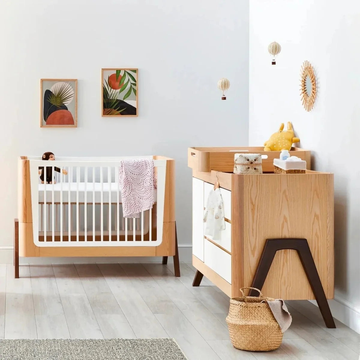 Gaia Baby Hera Dresser - Natural/Walnut