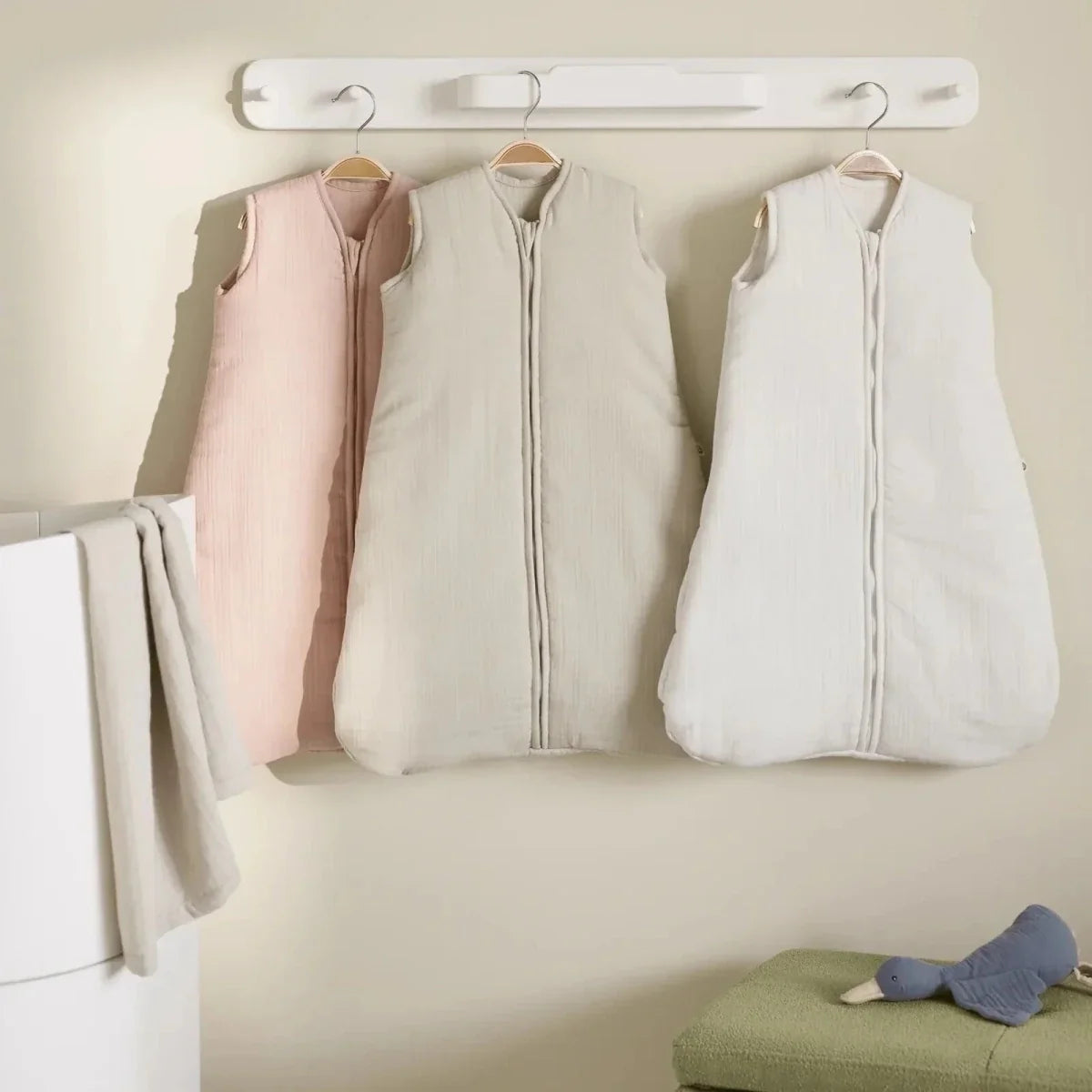 Gaia Baby Hera Hanging Rail - White