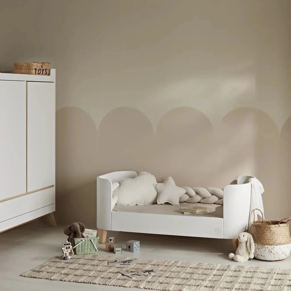 Gaia Baby Serena Cot Bed & Bedside Crib - White/Natural