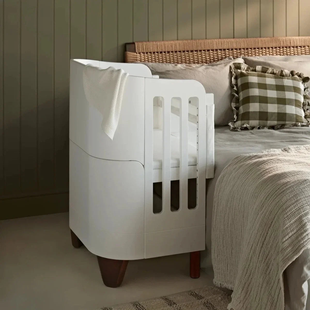 Gaia Baby Serena Cot Bed & Bedside Crib - White/Walnut