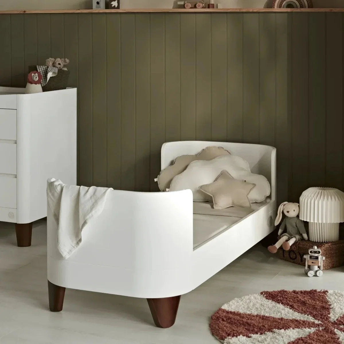 Gaia Baby Serena Cot Bed & Bedside Crib - White/Walnut