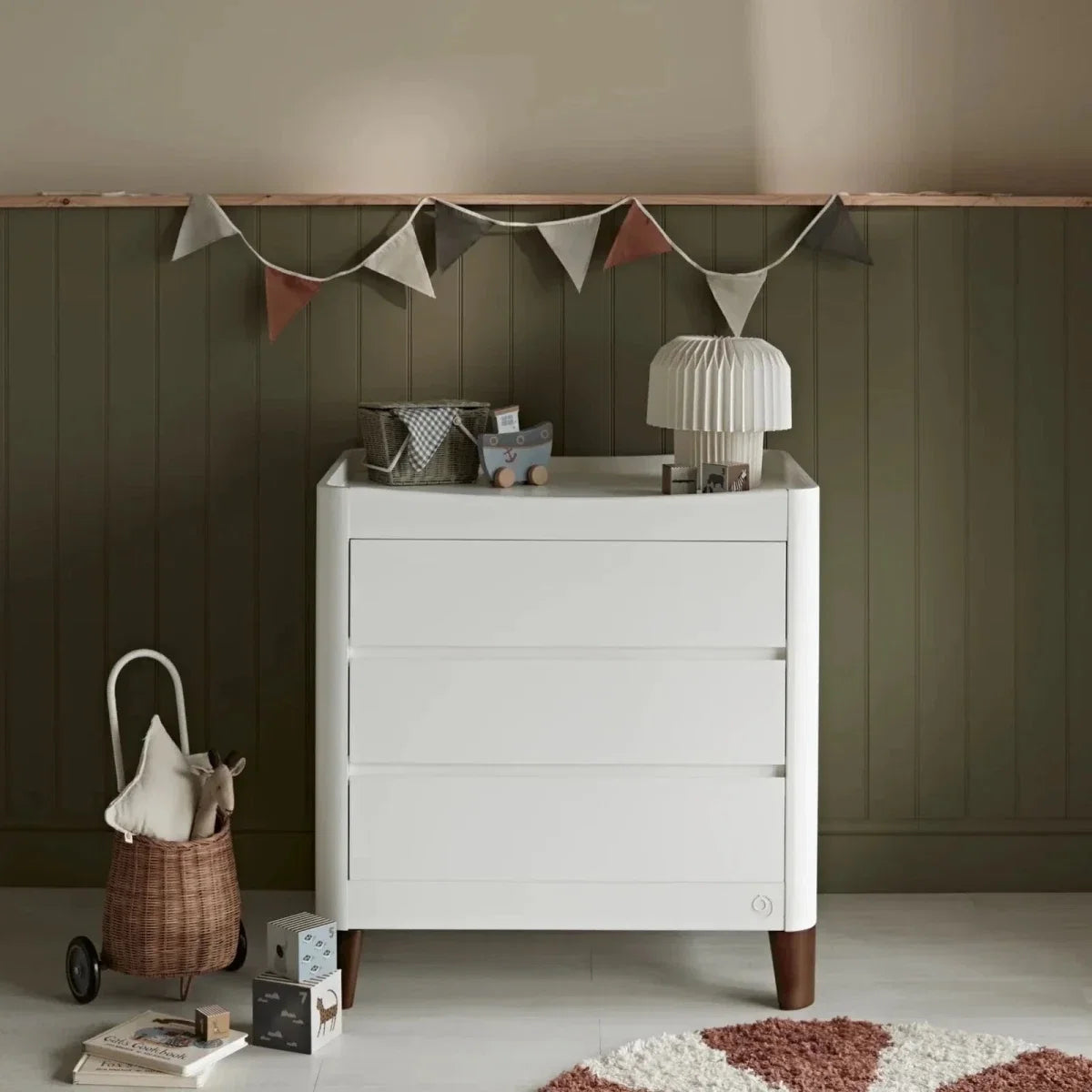 Gaia Baby Serena Dresser - White/Walnut