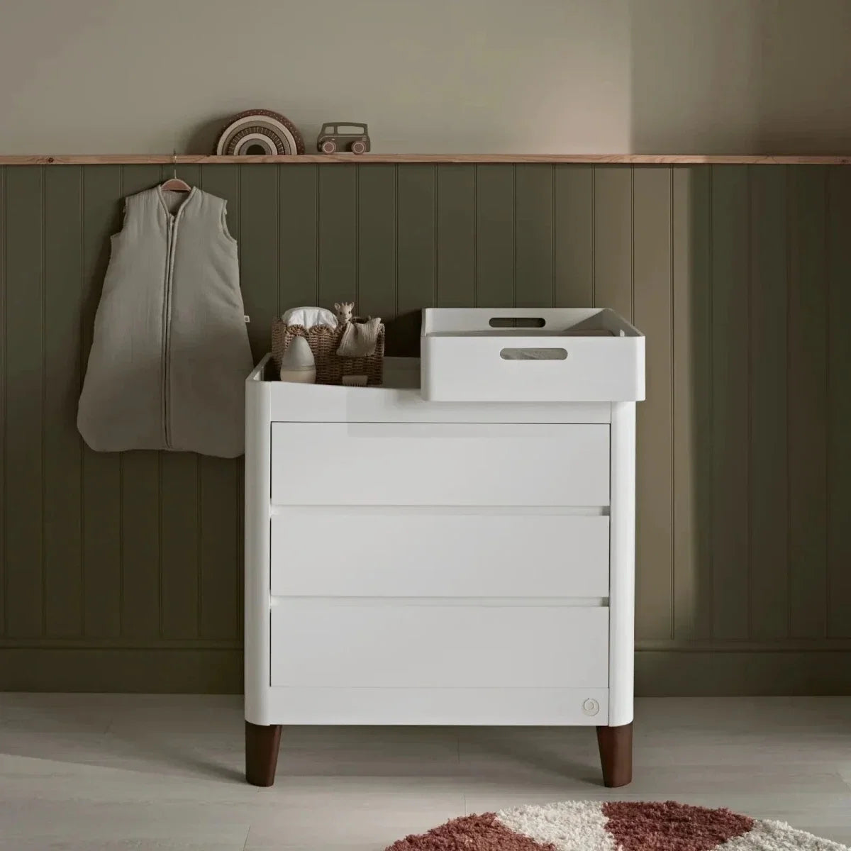 Gaia Baby Serena Dresser - White/Walnut