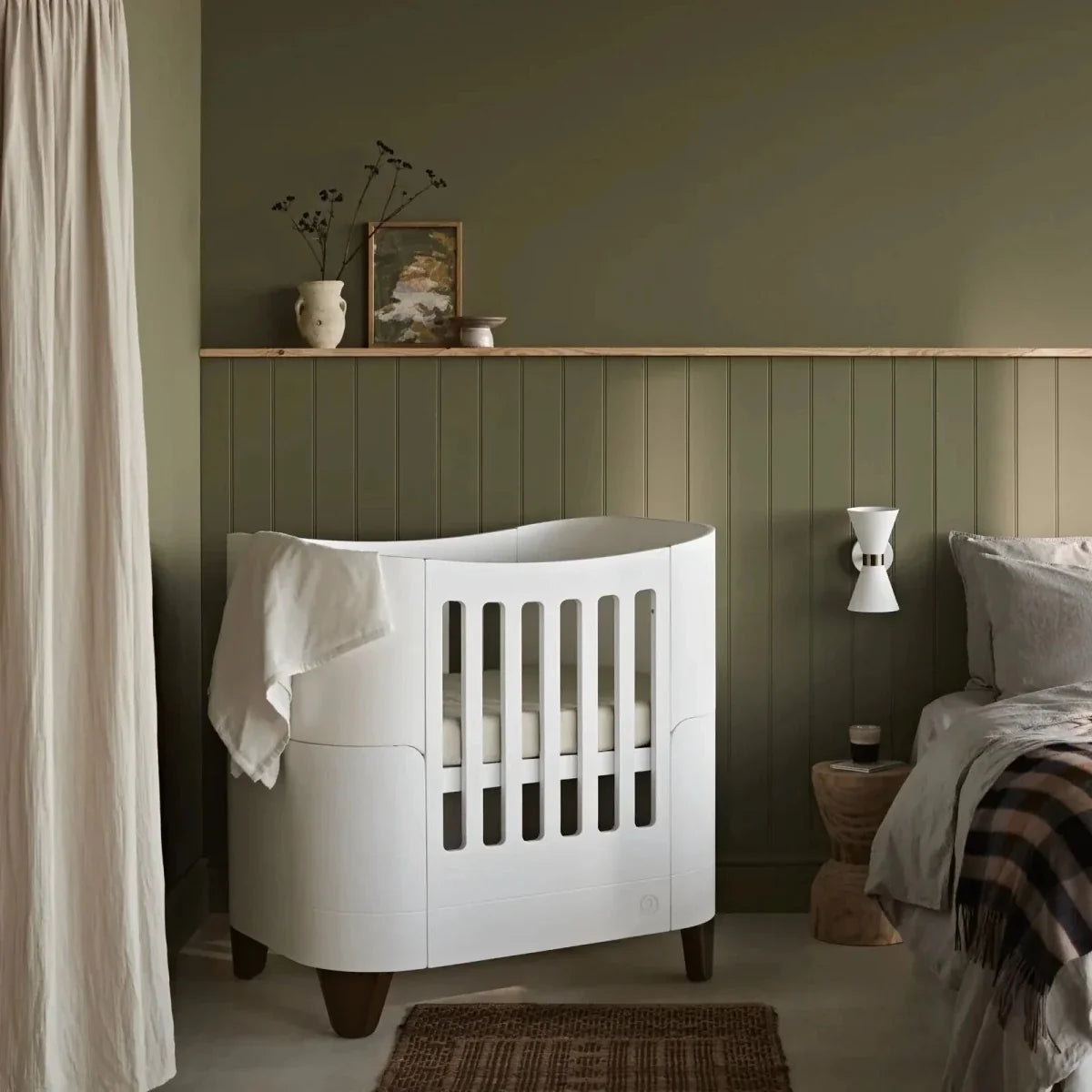 Gaia Baby Serena Mini Cot Bed - White/Walnut