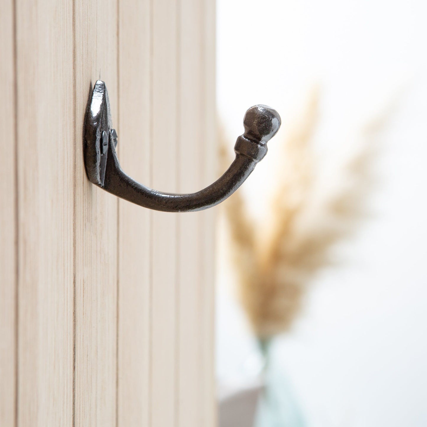 35mm x 40mm Black Arrow Head Hook
