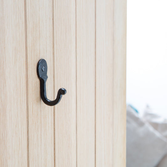 25mm x 45mm Black Hammered Round Plate Single Hook