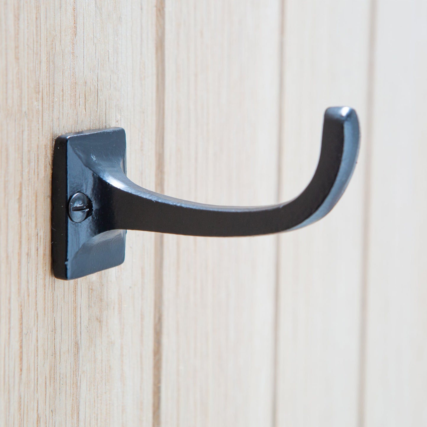 30mm x 45mm Black Square Back Curved Hook
