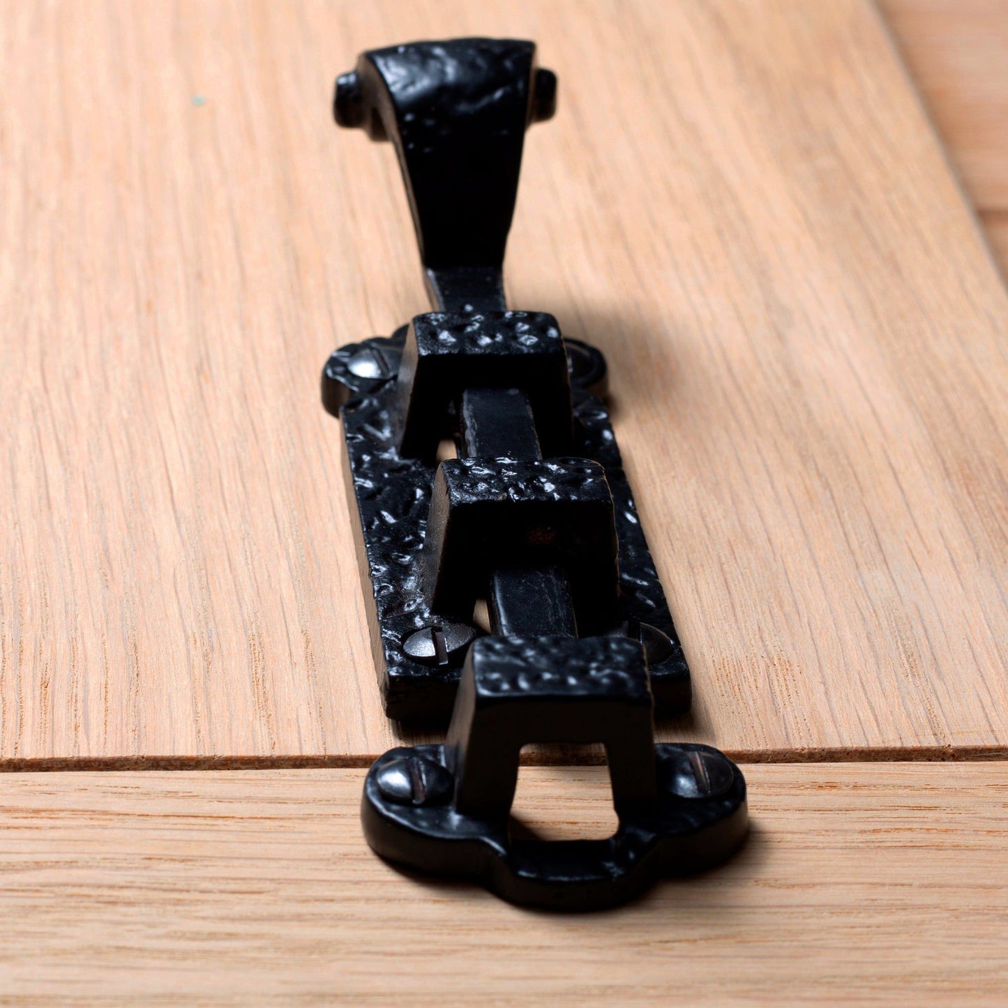 90mm Black Straight Antique Fish Tail Surface Bolt