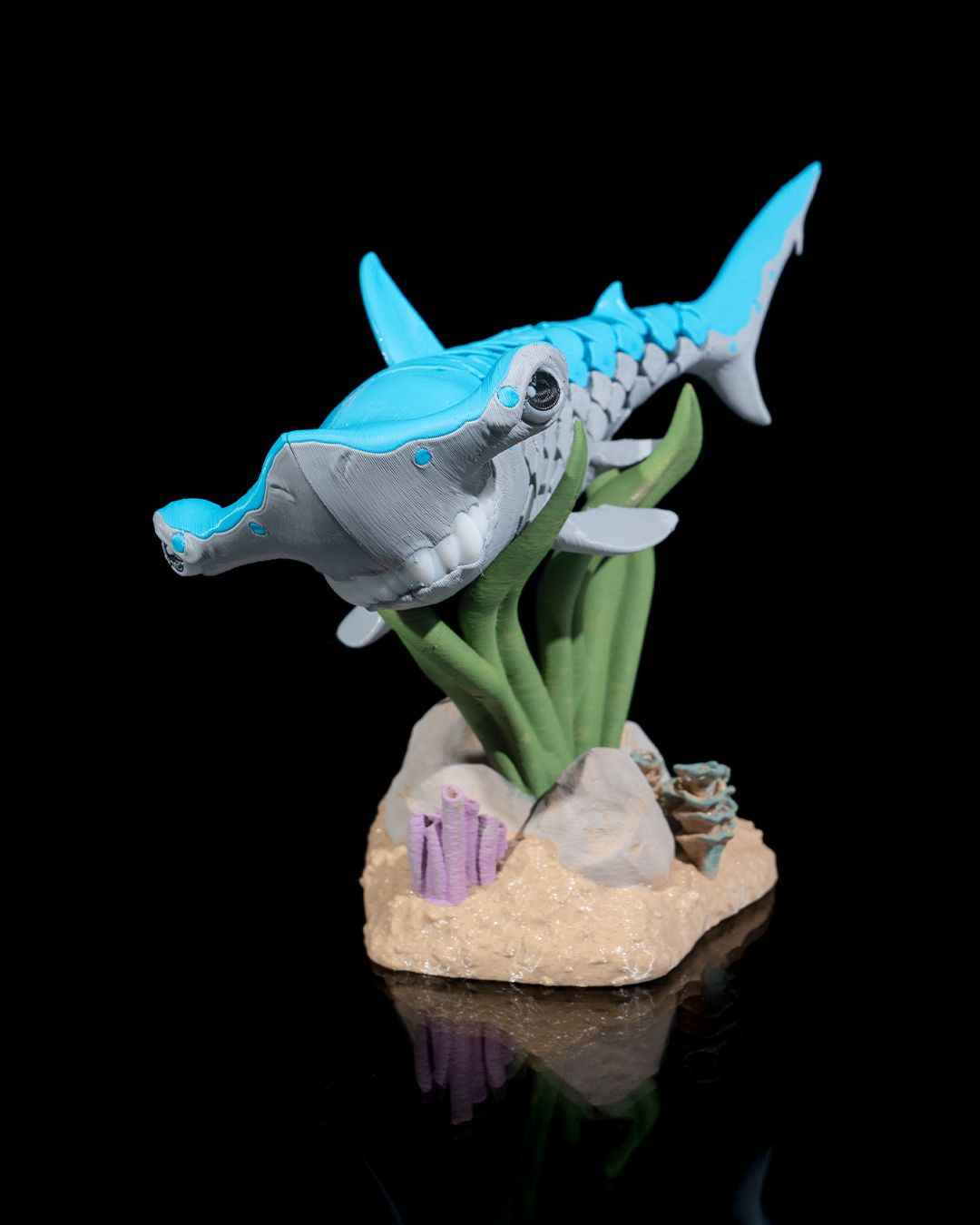 Flexi Hanz, The Hammerhead shark fish articulated fidget Toy with Stand