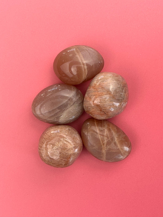 Peach moonstone - Tumblestone