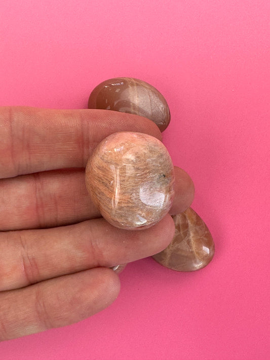 Peach moonstone - Tumblestone