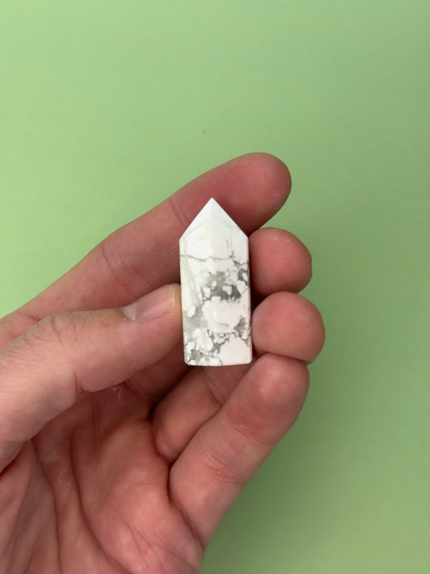 Howlite - Mini tower