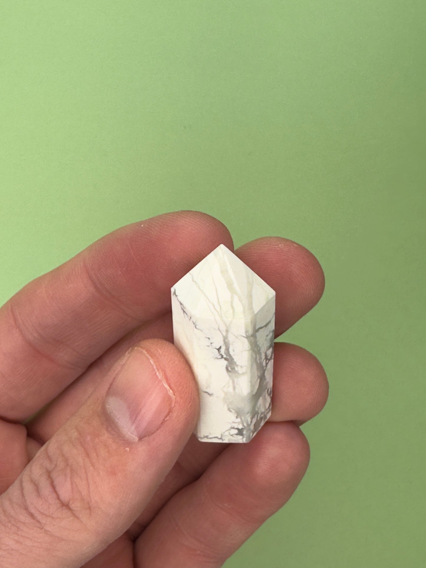 Howlite - Mini tower