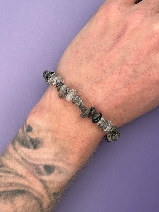 Tourmaline in quartz - Crystal chip bracelet