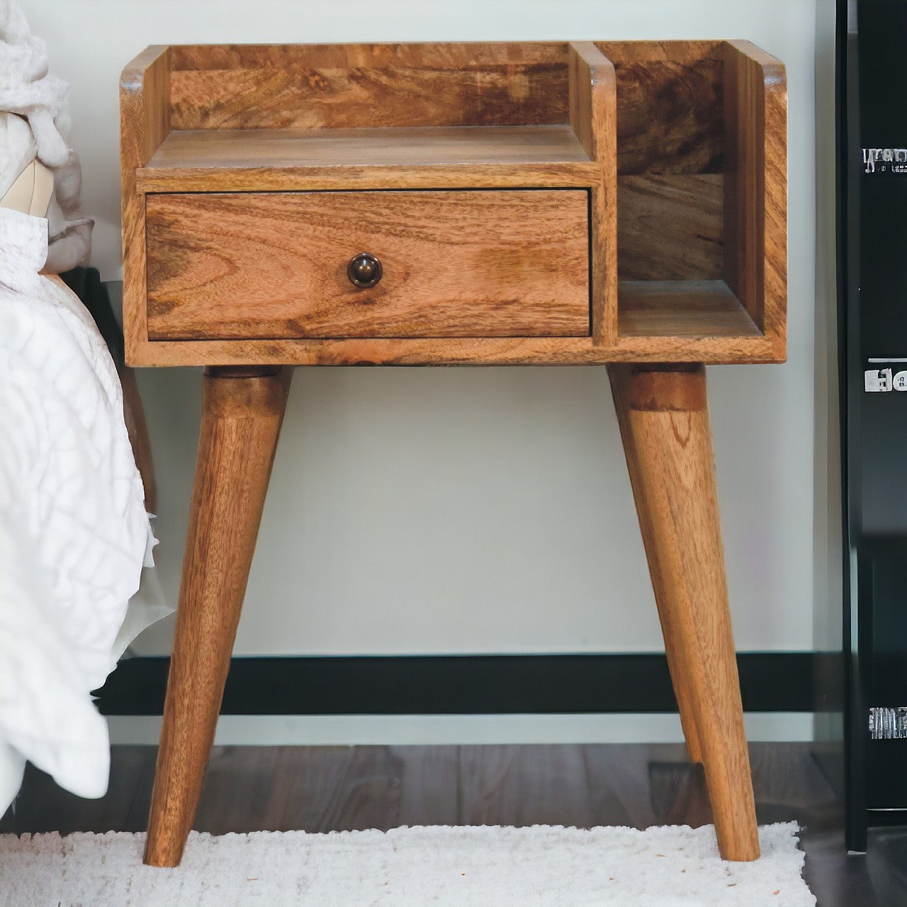 Oak-ish Collective Bedside