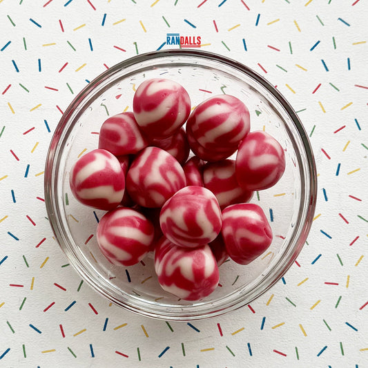 KINGSWAY STRAWBERRY TWIST KISSES - 100g