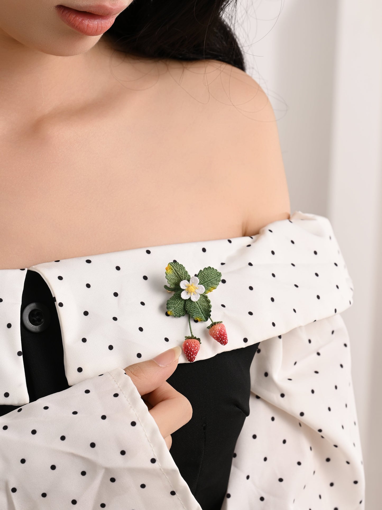 🍓 Berry Sweet Summer Strawberry Micro Crochet Brooch