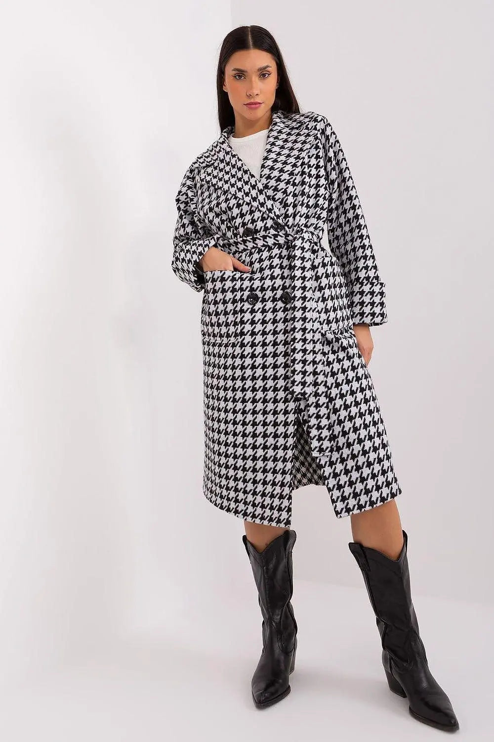 Lakerta elegant and classic transitional coat