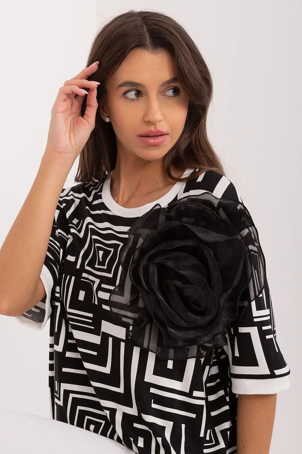 Lakerta elegant everyday blouse