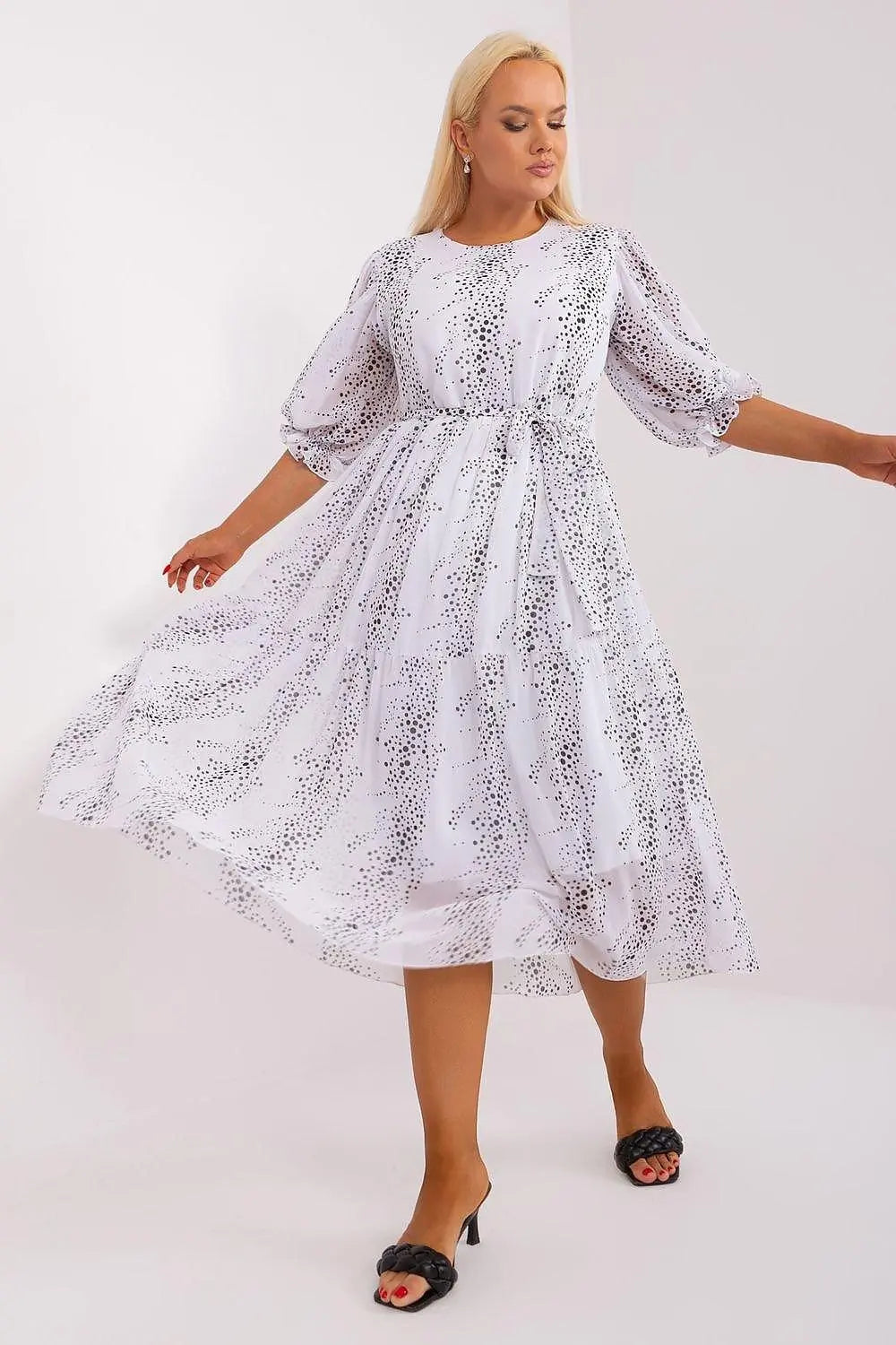 Lakerta round neckline plus size dress