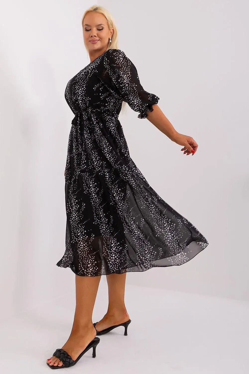 Lakerta round neckline plus size dress