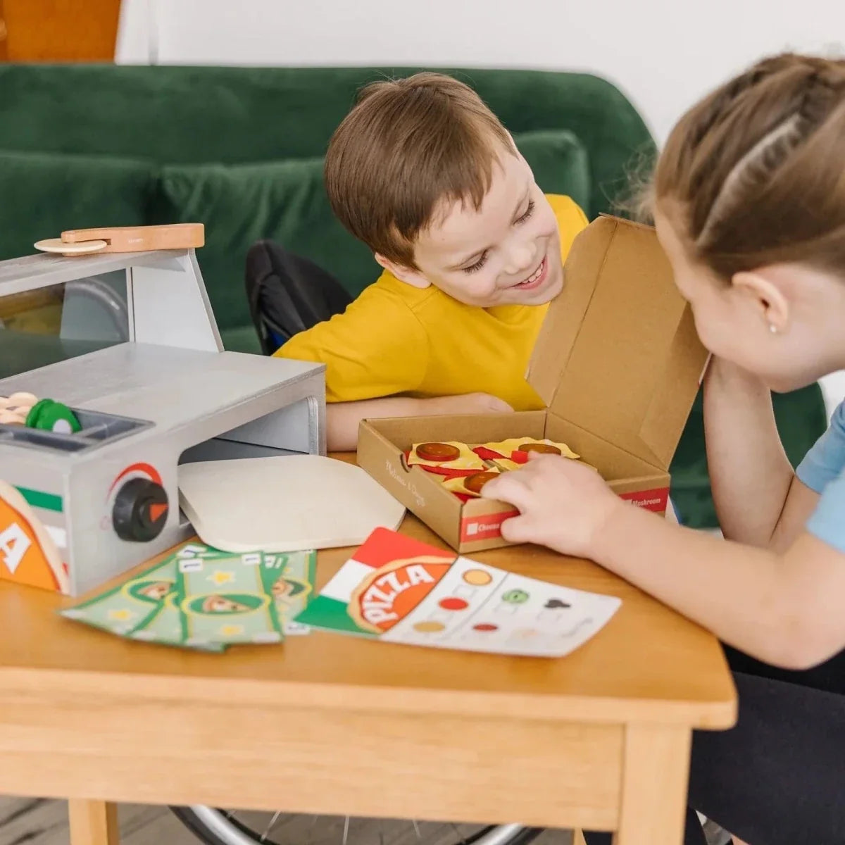 Melissa & Doug Wooden Pizza Counter Play Set