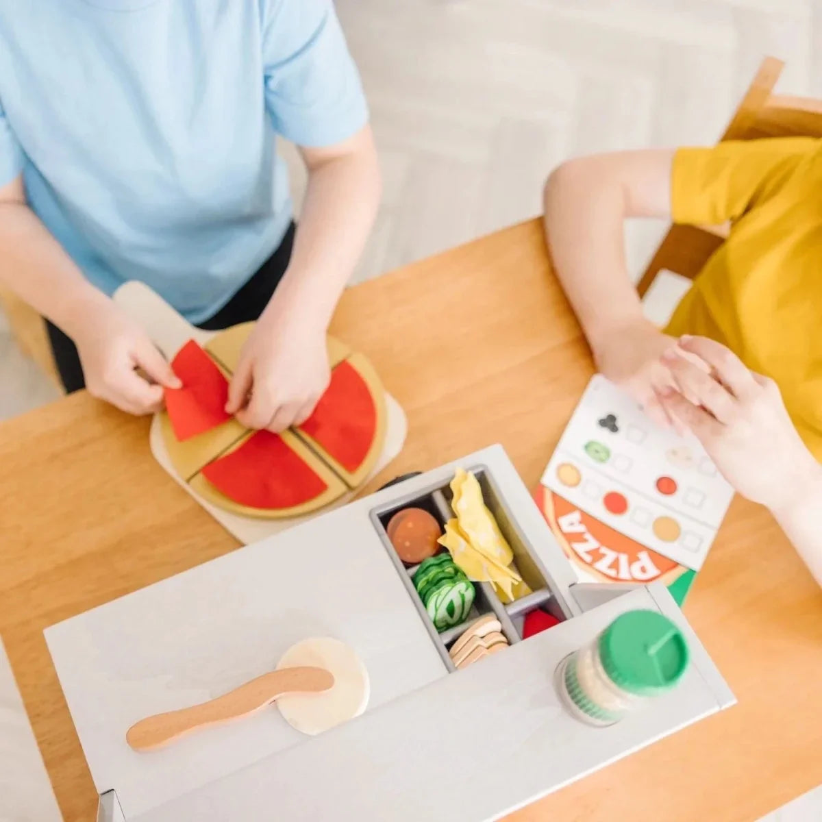 Melissa & Doug Wooden Pizza Counter Play Set