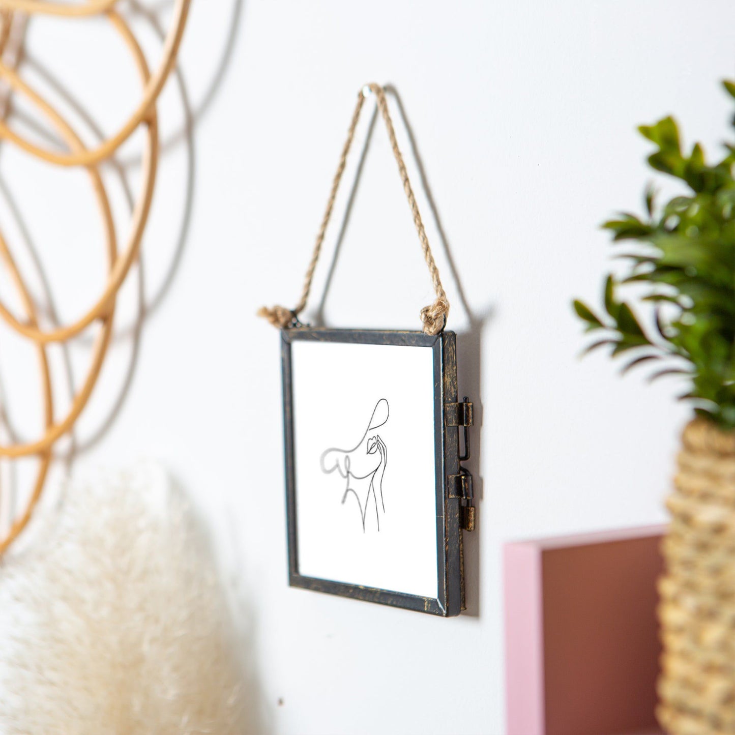 4" x 4" Black Hanging Metal Photo Frame