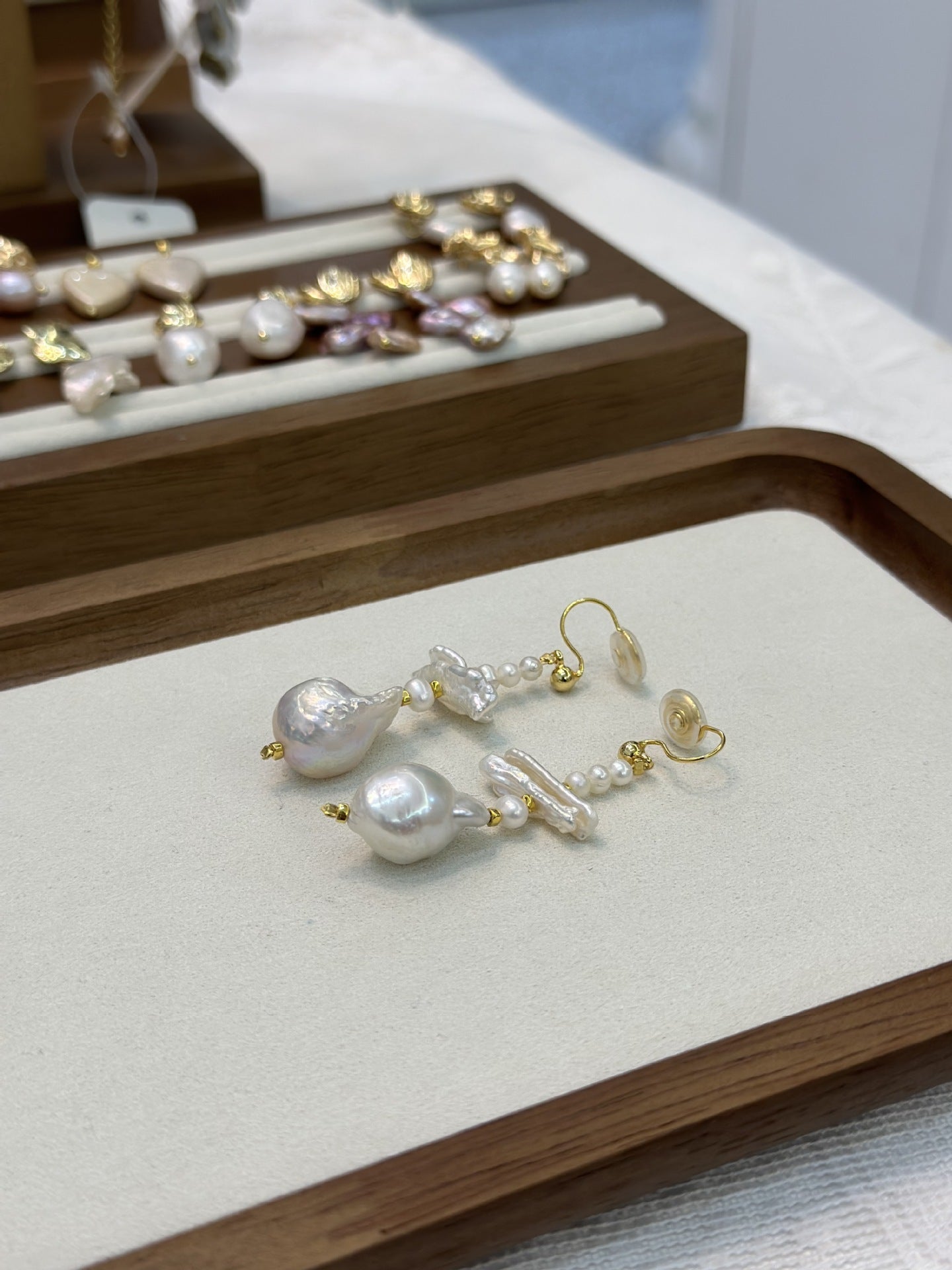 Jekira Baroque Pearl Short Ear Clips – 18K Gold-Plated