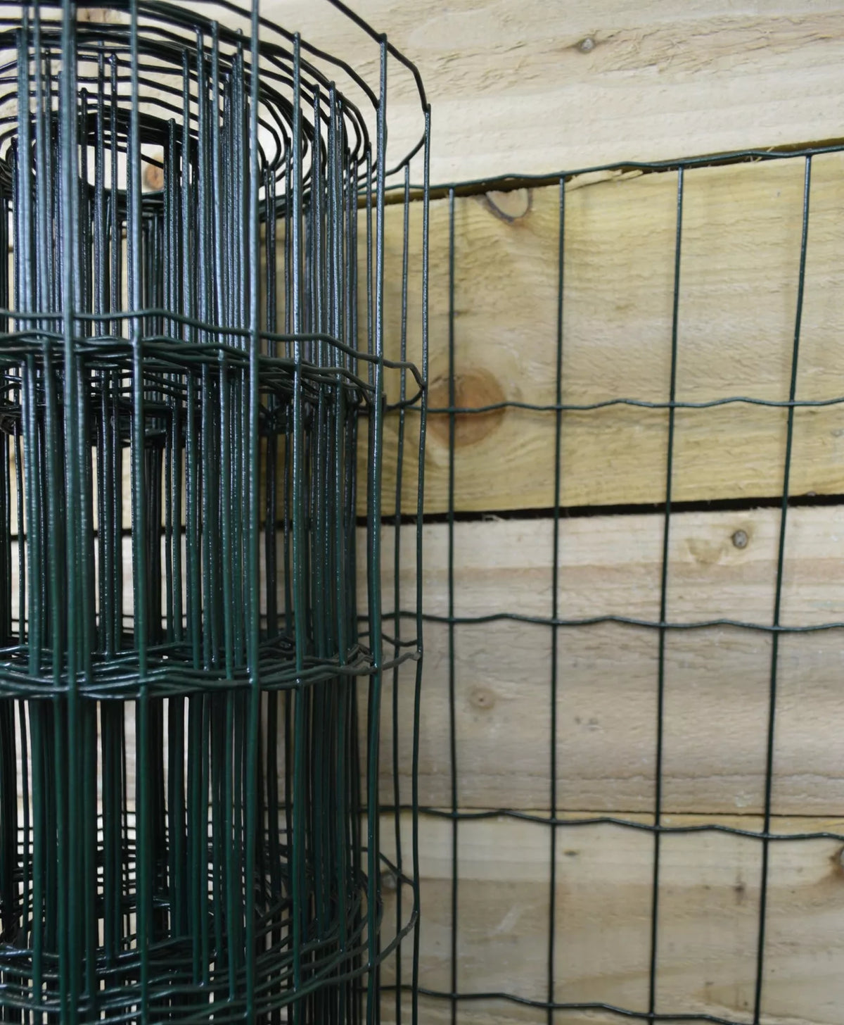 Heavy Duty PVC Garden Border Fence Green Wire 0.6m x 10m