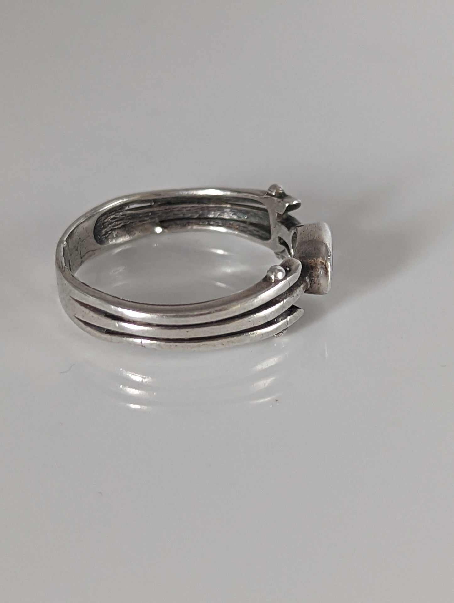 Silver Steed Silver Zirconia Antique Ring