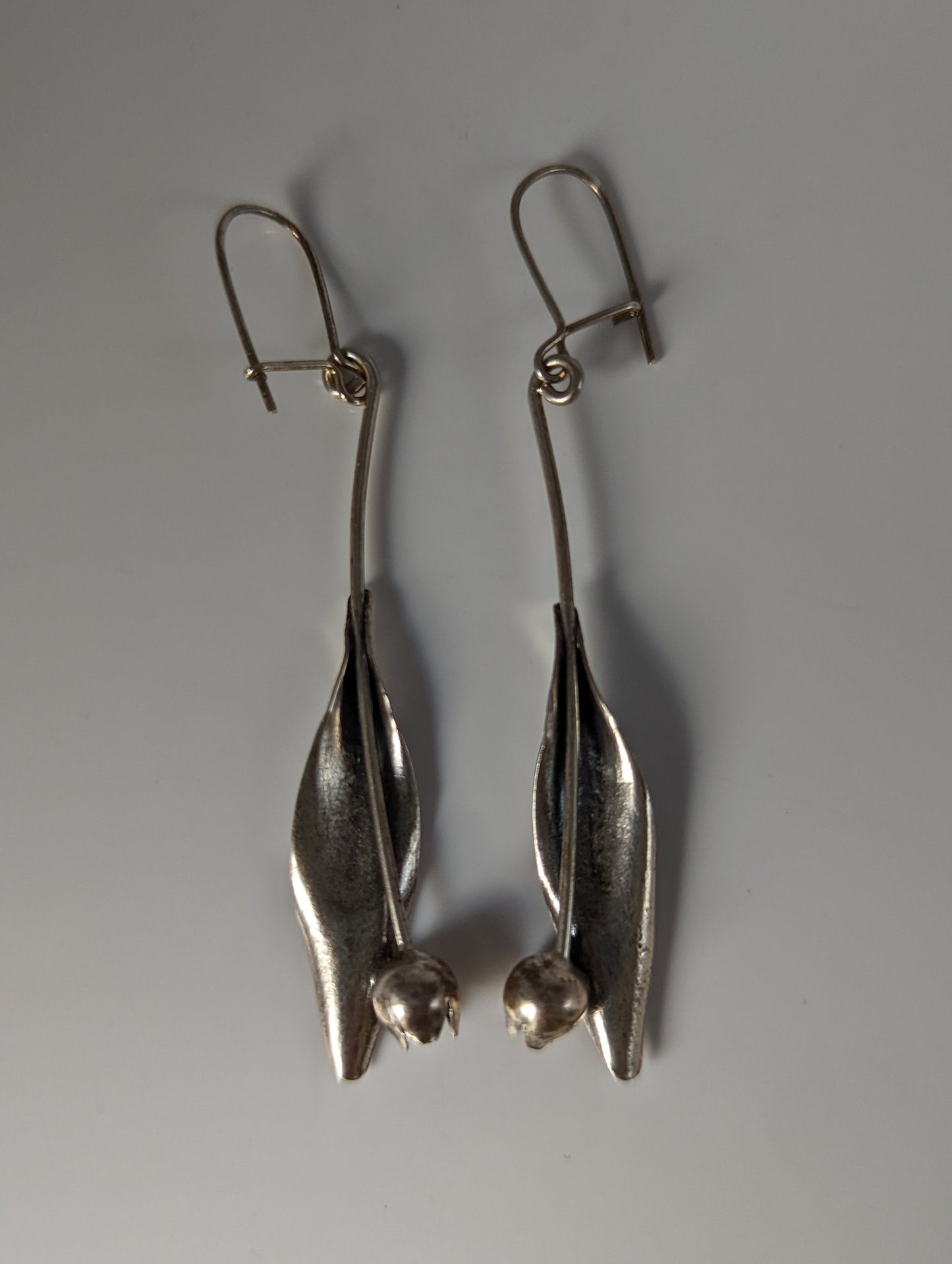 Silver Steed Tulip Dangling Earrings