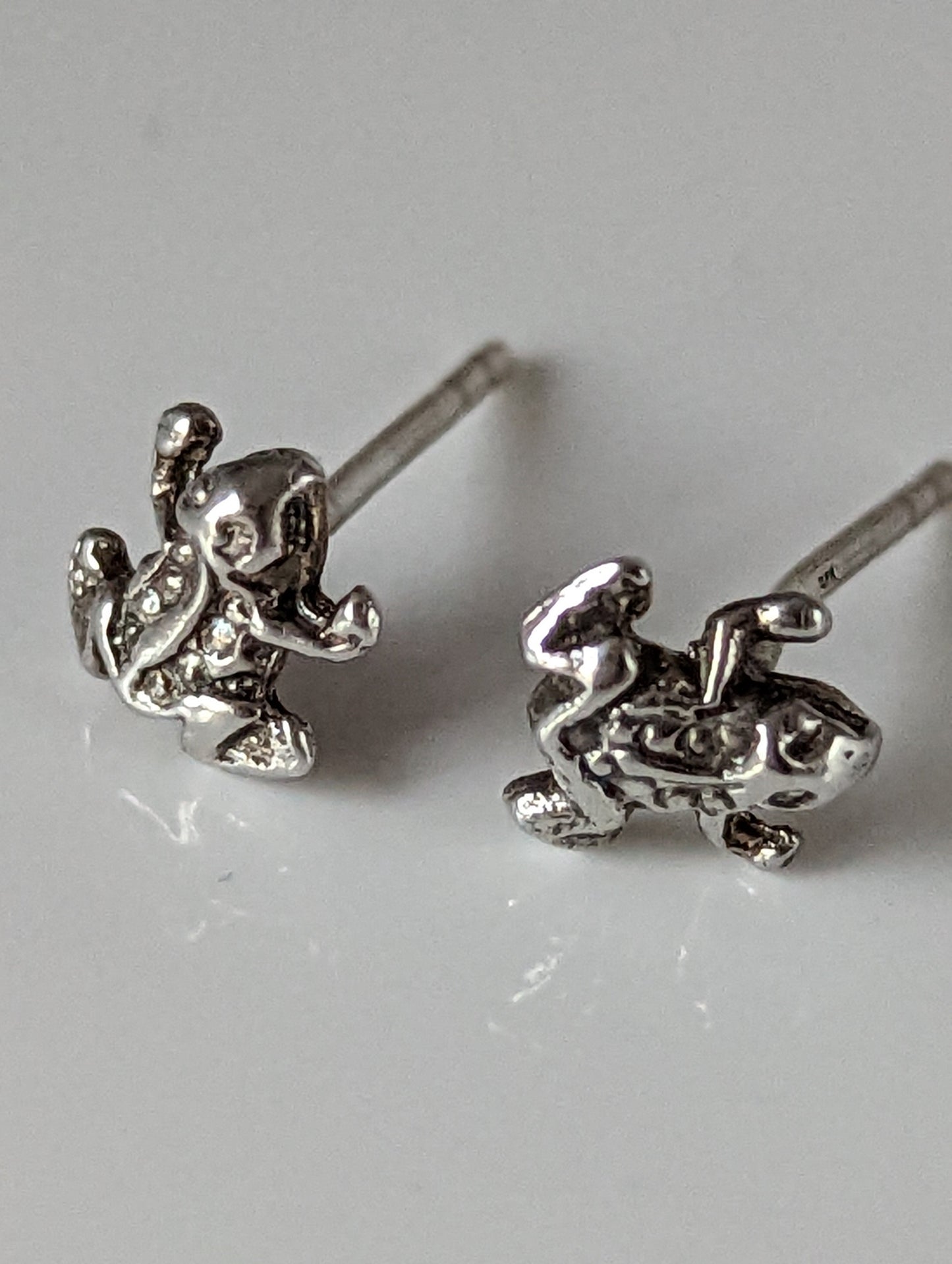 Silver Steed Spotted Frog Stud Earrings
