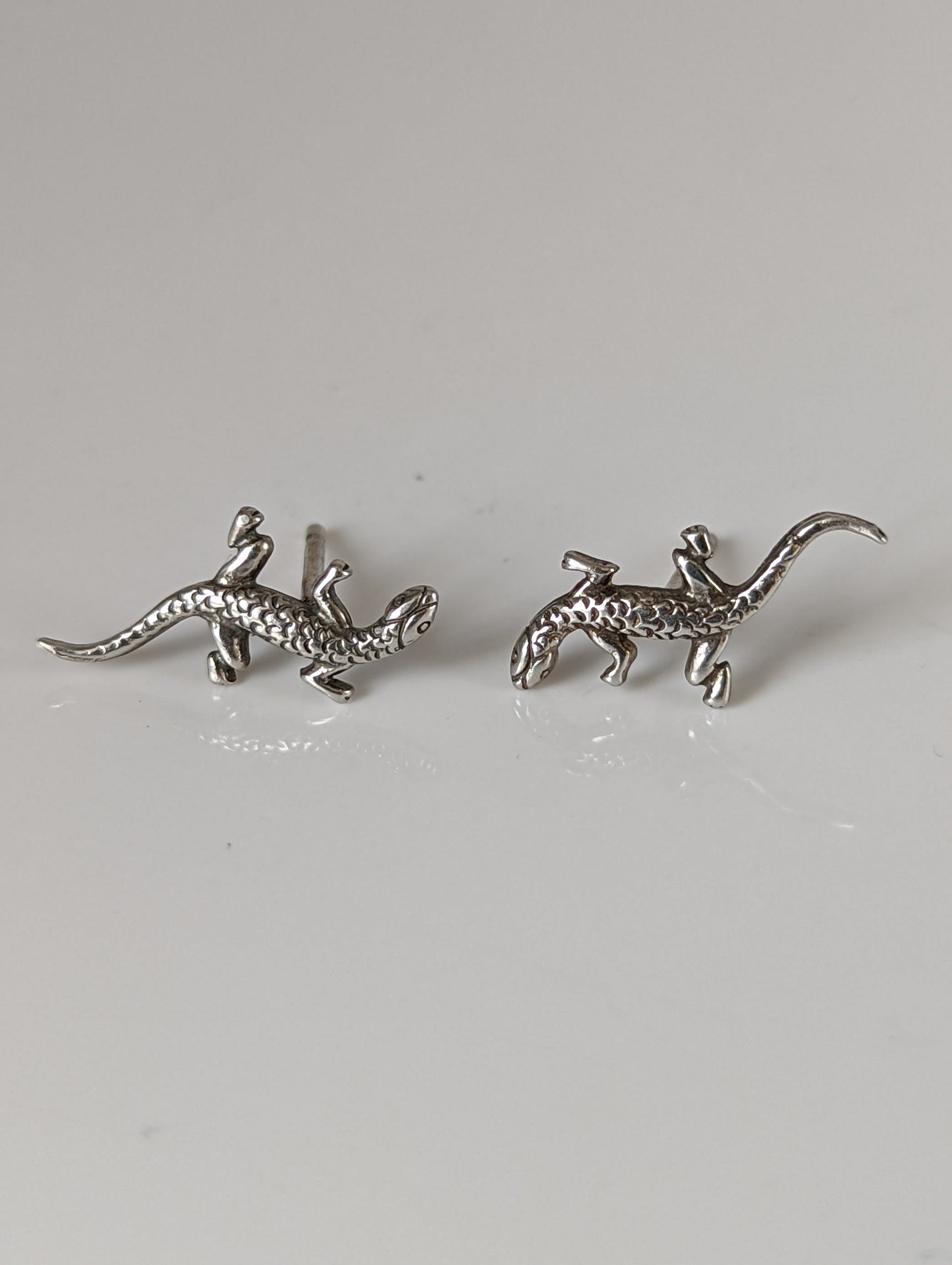 Silver Steed Detailed Lizard Stud Earrings