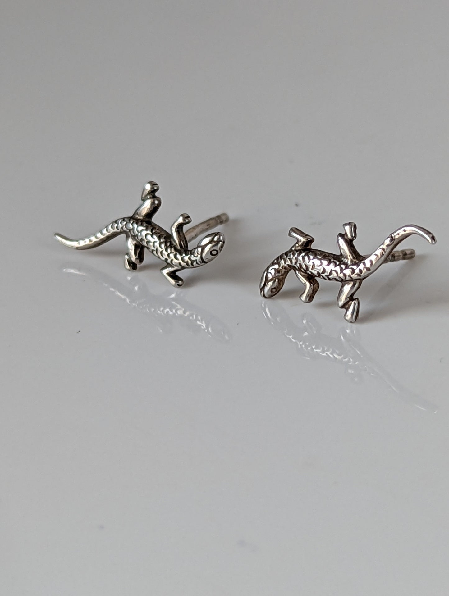 Silver Steed Detailed Lizard Stud Earrings