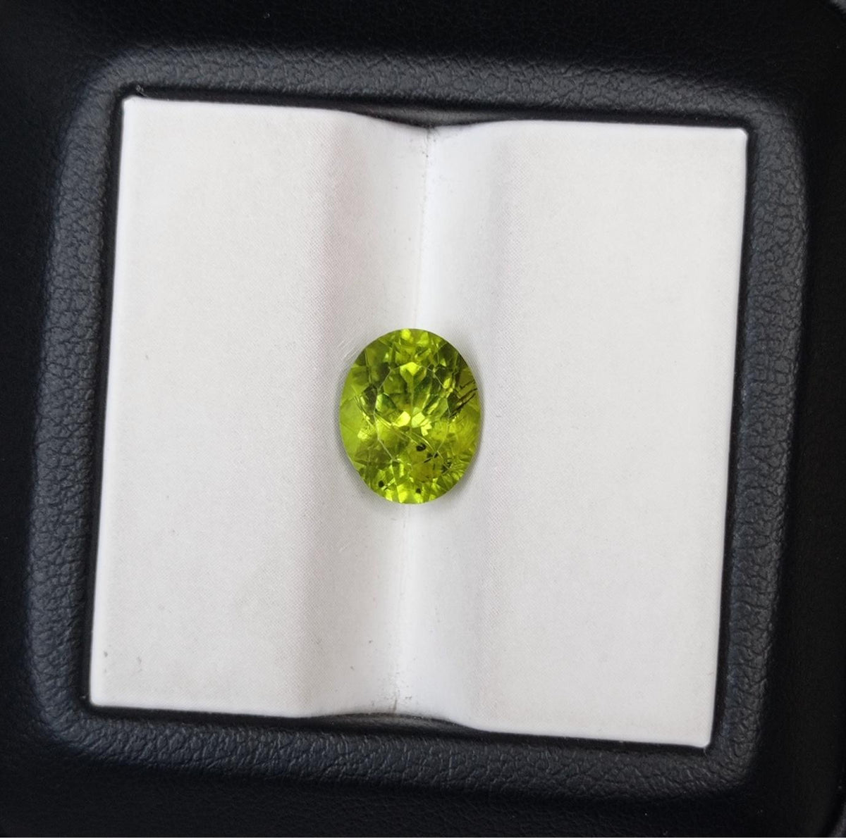 2.9ct Peridot Gemstone- Olivine - Chrysolite Gem - August Birthstone -  12x9mm