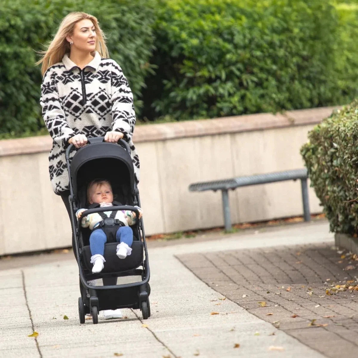 Red Kite Push Me Explor Stroller - Black