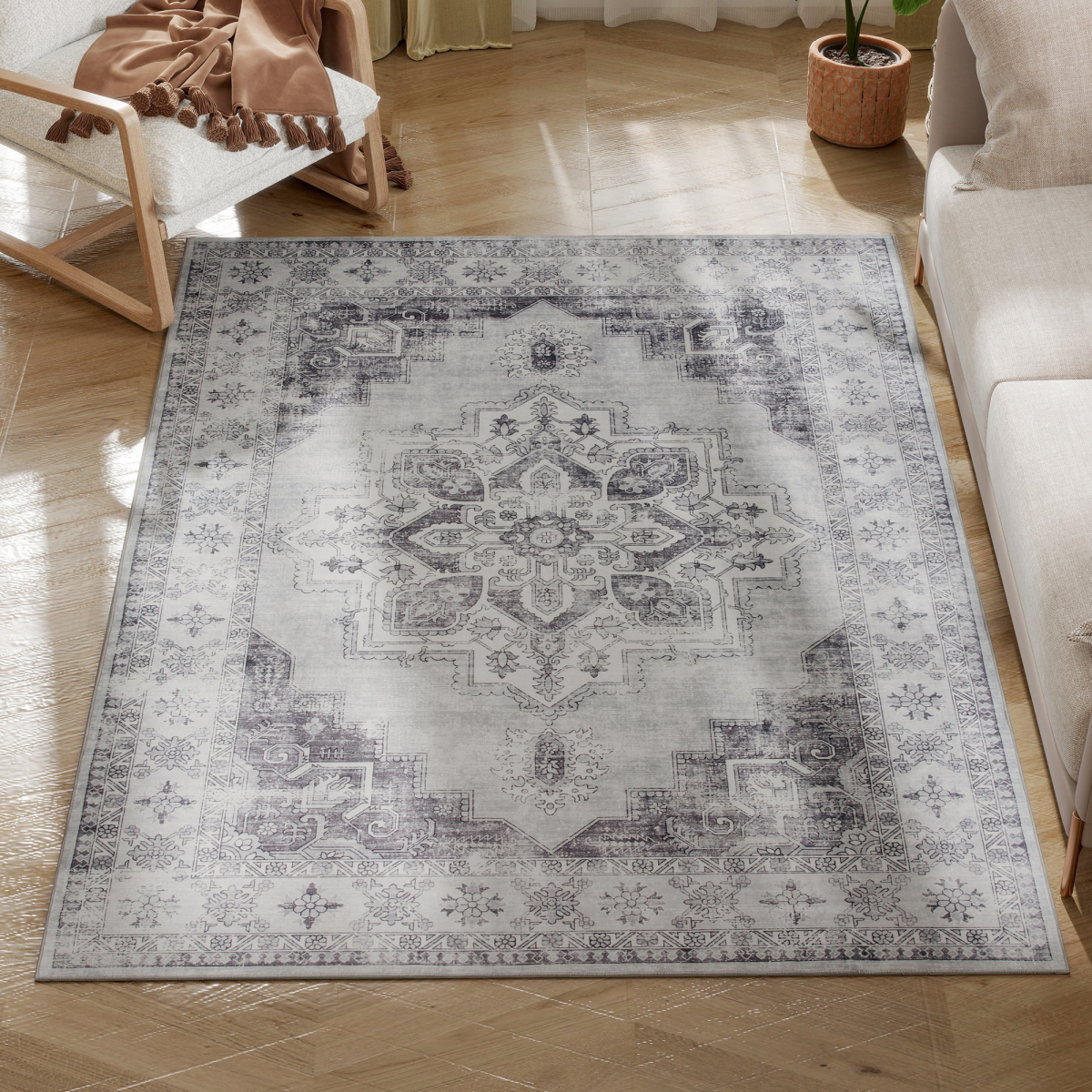 HOMCOM Flannel Non-Slip Washable Rug for Living Room