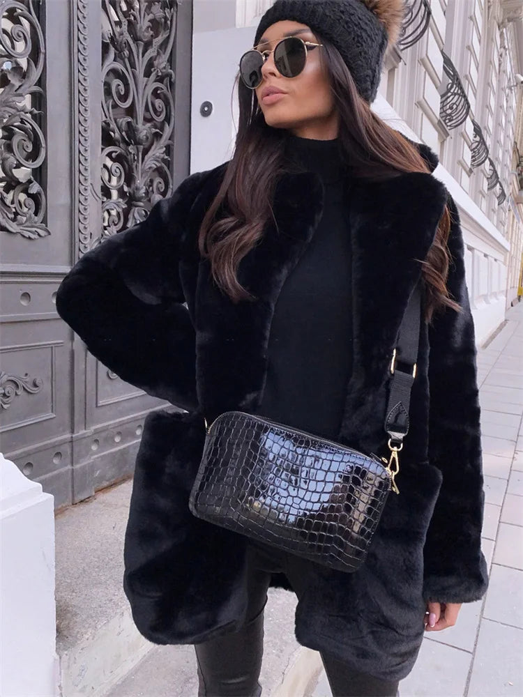 Women's Faux Fur Coat Long Sleeve Lapel Winter Coat