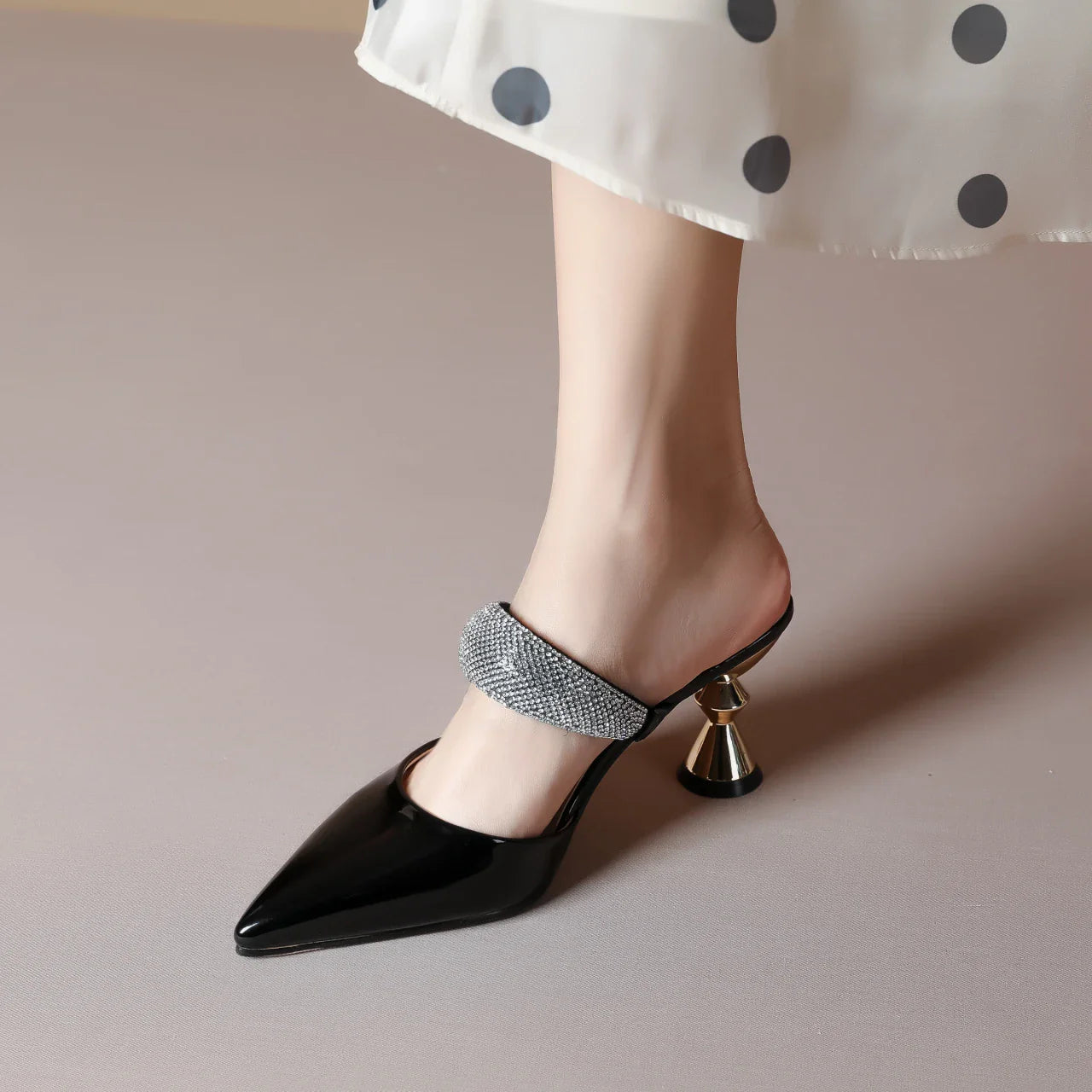 2023 New Design Women Elegant Pointed Toe Strange Style High Heels Summer Outdoor Shoes Ladies Sandals Women Slippers