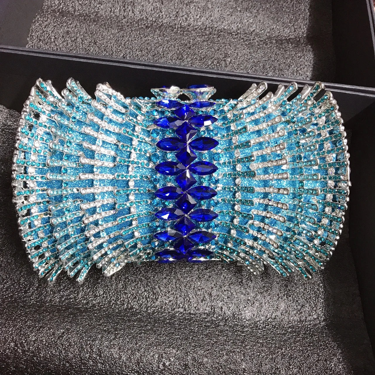 Crystal Women Handbags Luxury Designer Clutch Bags Diamond Handmade Wedding Bride Gift Clutch Purse Vintage Shiny Evening Clutch