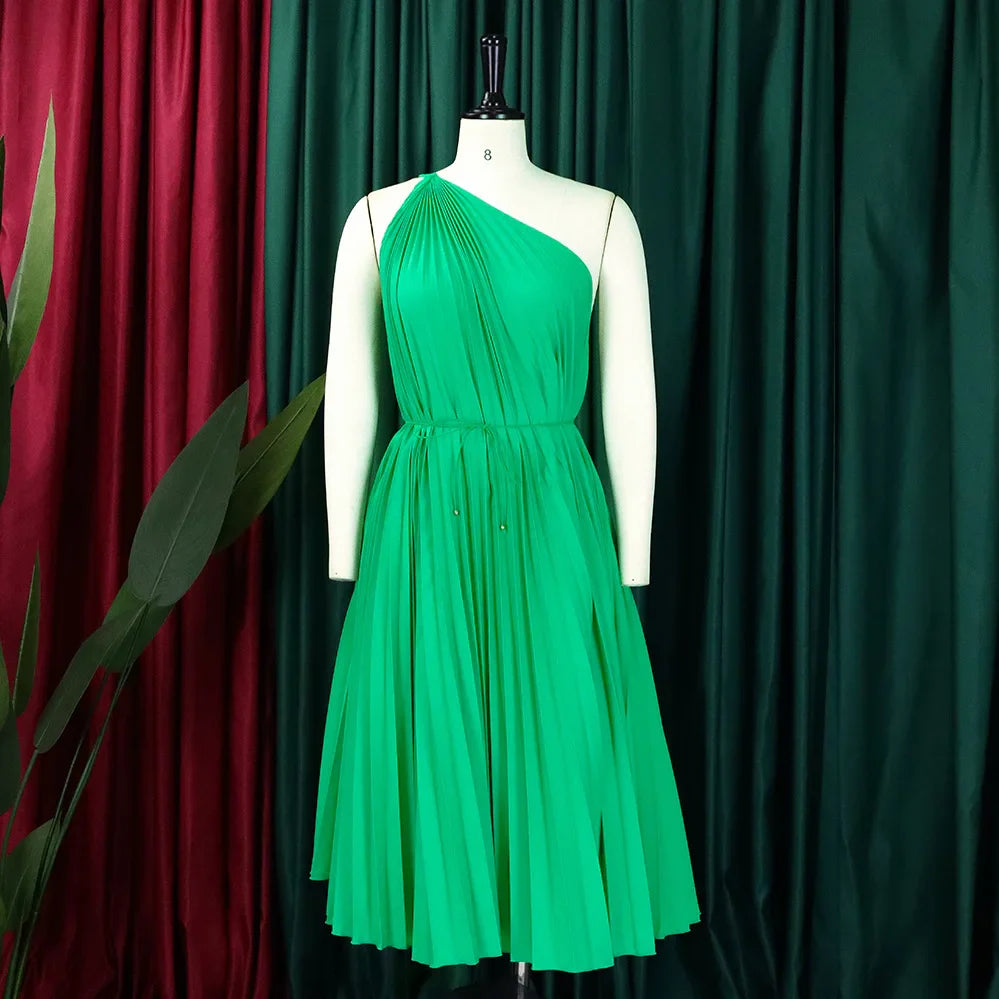 CM.YAYA Women One Shoulder Sleeveless Big Swing Pleated Knee Length Dress 2023 Fashion Street Vestidos Sexy Chic Dresses