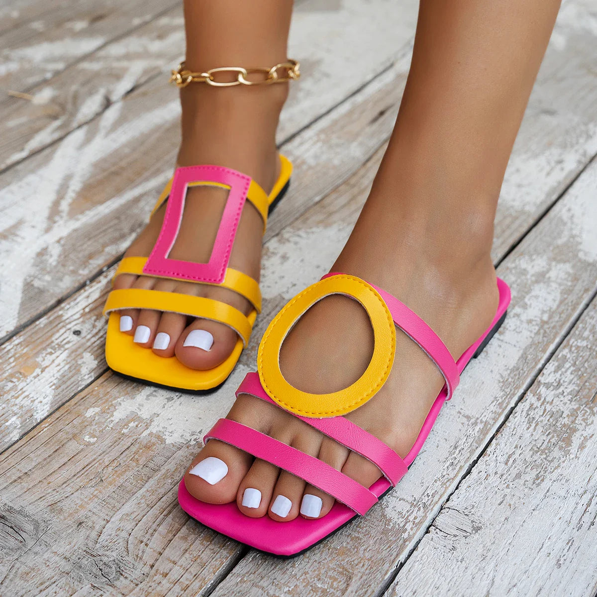Women Flat Slippers Summer New Outdoor Shoes Non-slip Casual Slippers Women Plus Size Fashion Luxury Sandals Home Slides Women